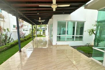 Isola Villa @ Senibong Cove