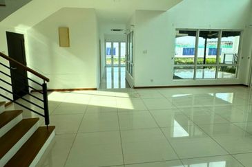 Isola Villa @ Senibong Cove