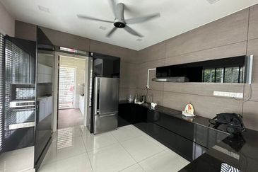 Isola Villa @ Senibong Cove