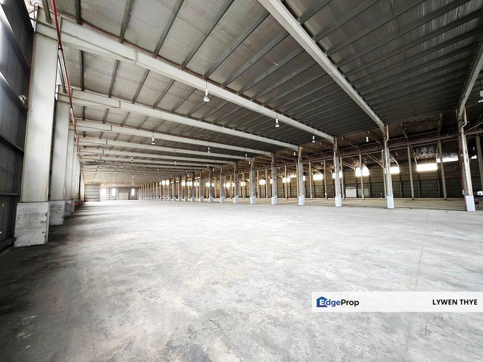 Perindustrian Pasir Gudang, Pasir Gudang, Johor | Warehouse & 5-storey Office Building Land Size Approx. 7.42 acres Immediately Ready, Johor, Pasir Gudang