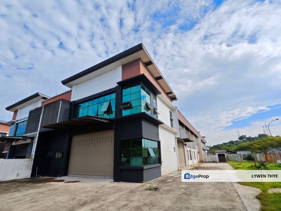 Kempas Utama Industrial Park, Johor Bahru, Johor 1.5 Storey Corner