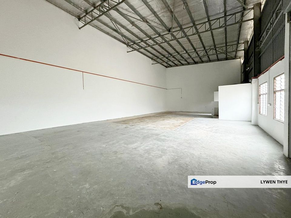 Kempas Utama Industrial Park, Johor Bahru, Johor 1.5 Storey Corner