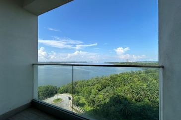 Puteri Cove Residences