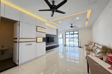 Austin Residence @Taman Mount Austin