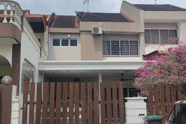 FOR SALE: Fully Furnished Double-Storey Terrace House!
