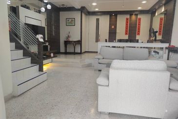 FOR SALE: Fully Furnished Double-Storey Terrace House!