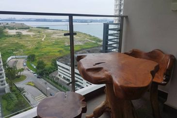 Baypoint @ Country Garden Danga Bay