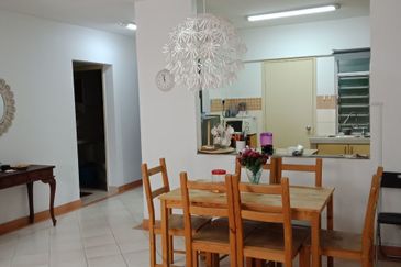 Perdana Exclusive Condominium