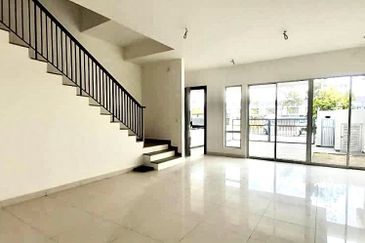 BANDAR AINSDALE (SANTAI)