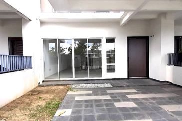 BANDAR AINSDALE (SANTAI)