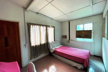 [NON BUMI| FACING SOUTH| LOW DENSITY] 1 Storey Bungalow Petaling Jaya