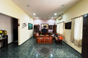 [NON BUMI| FACING SOUTH| LOW DENSITY] 1 Storey Bungalow Petaling Jaya