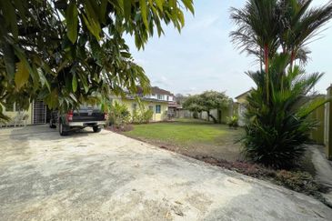 [NON BUMI| FACING SOUTH| LOW DENSITY] 1 Storey Bungalow Petaling Jaya