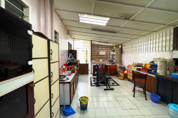 [NON BUMI| FACING SOUTH| LOW DENSITY] 1 Storey Bungalow Petaling Jaya