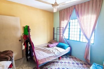 Iris Apartment, Taman Saujana Utama