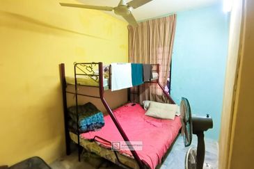 Iris Apartment, Taman Saujana Utama