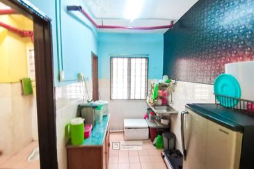 Iris Apartment, Taman Saujana Utama