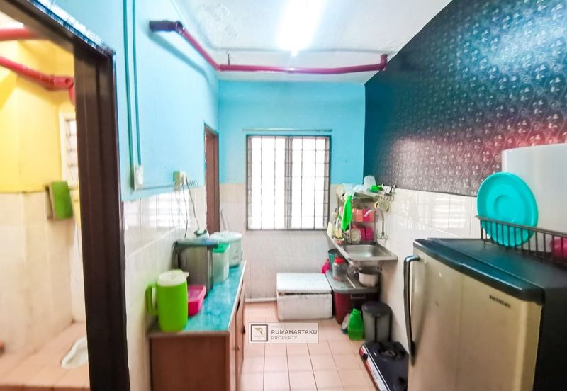 Iris Apartment, Taman Saujana Utama