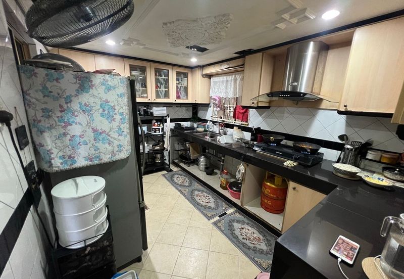 [LOWER FLOOR| BALCONY| GATED GUARDED] Golden Villa Apartment Jalan Temenggung Klang