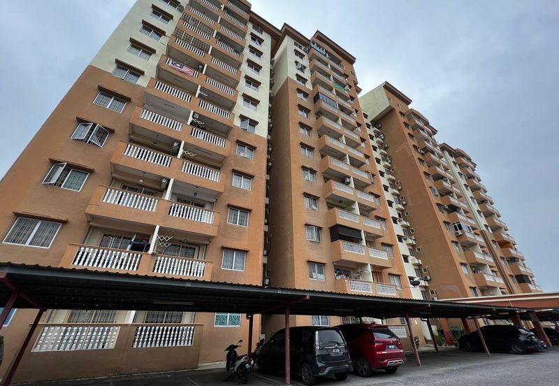 [LOWER FLOOR| BALCONY| GATED GUARDED] Golden Villa Apartment Jalan Temenggung Klang