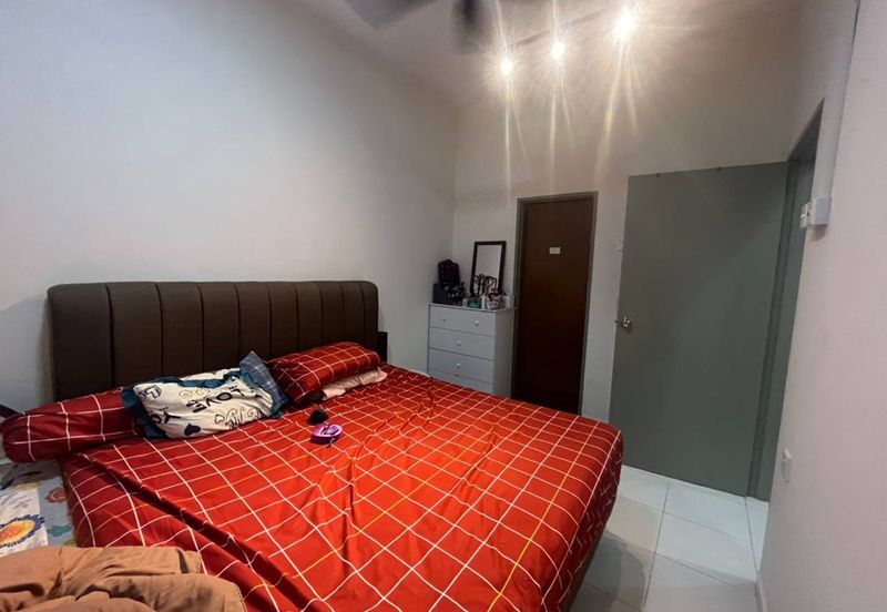 [4 BILIK| KEJIRANAN BAIK| 2 UNIT AIRCOND] Teres 1 Tingkat Jalan Lombong Perak Seksyen 29 Shah Alam