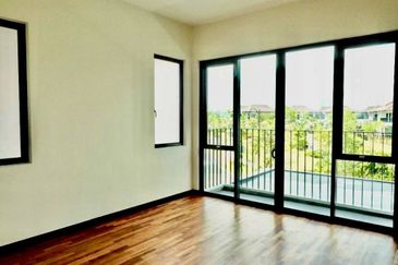 Charms of Nusantara, Setia Eco Glades