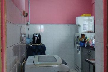 Flat PKNS, Seksyen 7