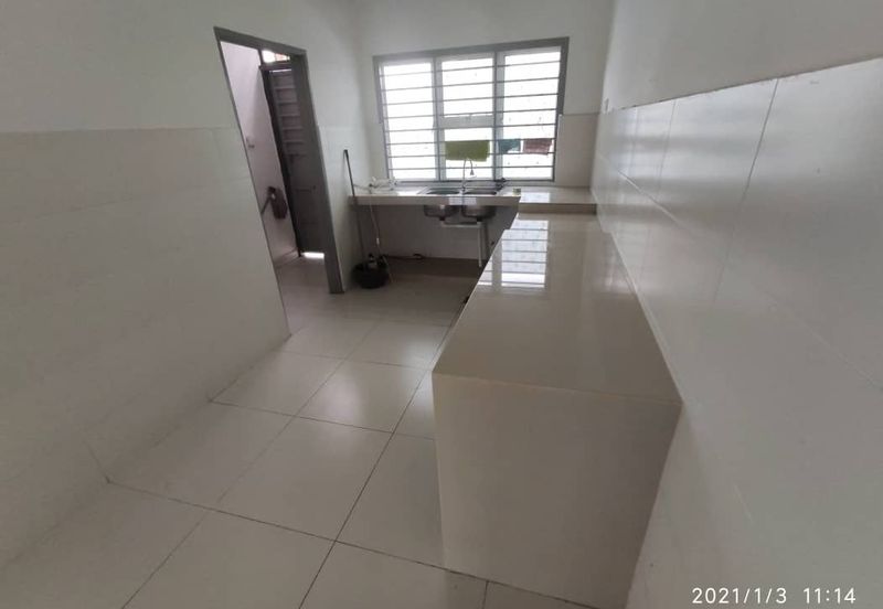 Taman Kristal, Dengkil