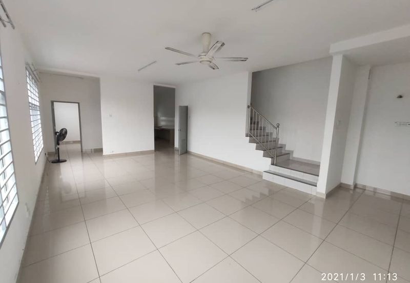 Taman Kristal, Dengkil