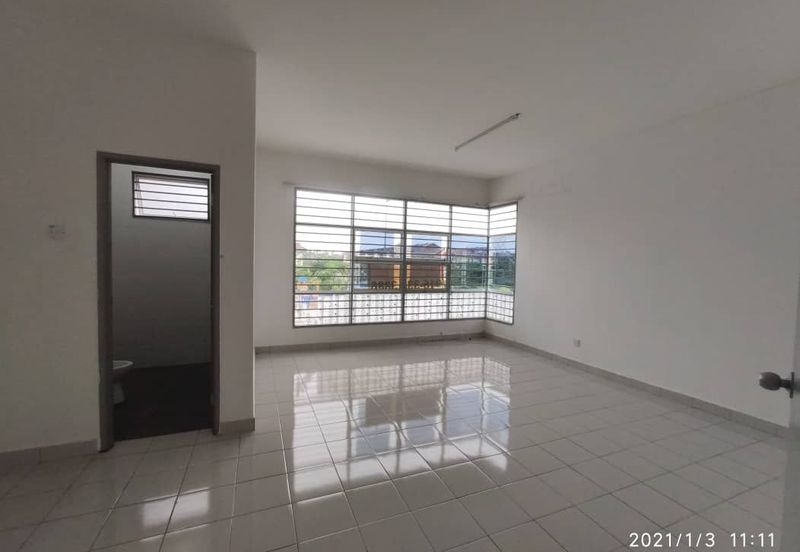 Taman Kristal, Dengkil