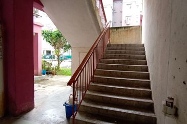 Kelompok Rajawali Apartment