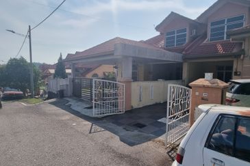 Taman Desa Bestari, Salak Tinggi