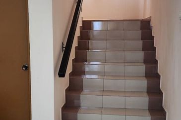 Jalan Seri Putra 2/3