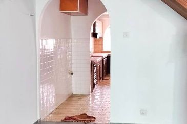 [FREEHOLD| FACING OPEN @ SOUTH WEST| RENOVATED| KITCHEN EXTENDED| 6 ROOMS] 2 Storey Terrace Taman Melawati KL