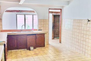 [FREEHOLD| FACING OPEN @ SOUTH WEST| RENOVATED| KITCHEN EXTENDED| 6 ROOMS] 2 Storey Terrace Taman Melawati KL