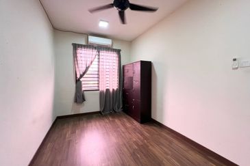 [FACING NORTH EAST| PARTIAL FURNISHED| PRIME AREA] 2 Storey Semi D Taman Delima Jaya Dengkil