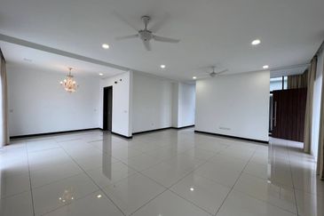 Tiana Elmina Gardens