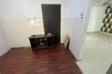 [MAMPU MILIK| TINGKAT 2| DEKAT MASJID] SESUAI UNTUK DUDUK SENDIRI ATAU INVEST] Flat Desa Pandan Kuala Lumpur