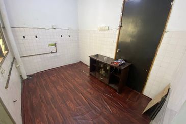 [MAMPU MILIK| TINGKAT 2| DEKAT MASJID] SESUAI UNTUK DUDUK SENDIRI ATAU INVEST] Flat Desa Pandan Kuala Lumpur