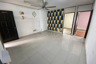 [MAMPU MILIK| TINGKAT 2| DEKAT MASJID] SESUAI UNTUK DUDUK SENDIRI ATAU INVEST] Flat Desa Pandan Kuala Lumpur