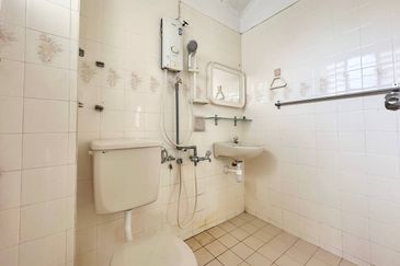 [FREEHOLD| URBAN LIFESTYLE AREA| END LOT IDEAL FOR SMALL AGRI @ HYDROPONIC] 2 Sty Terrace House Taman Setiawangsa Kuala Lumpur