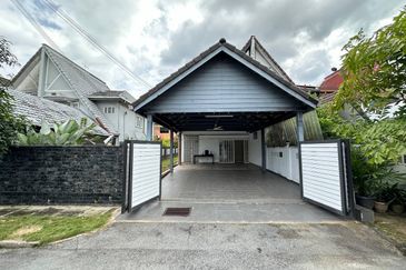 [FREEHOLD| URBAN LIFESTYLE AREA| END LOT IDEAL FOR SMALL AGRI @ HYDROPONIC] 2 Sty Terrace House Taman Setiawangsa Kuala Lumpur