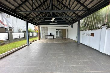 [FREEHOLD| URBAN LIFESTYLE AREA| END LOT IDEAL FOR SMALL AGRI @ HYDROPONIC] 2 Sty Terrace House Taman Setiawangsa Kuala Lumpur