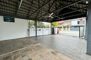 [FREEHOLD| URBAN LIFESTYLE AREA| END LOT IDEAL FOR SMALL AGRI @ HYDROPONIC] 2 Sty Terrace House Taman Setiawangsa Kuala Lumpur
