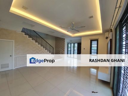 Corner terrace house with big land at Bukit Raja, Selangor, Klang