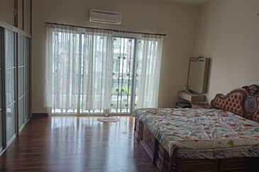 3 Storey Bungalow Fully Furnished For Sale