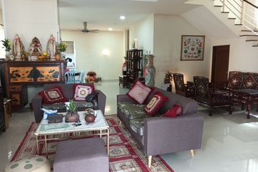 3 Storey Bungalow Fully Furnished For Sale