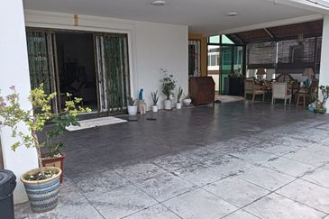 3 Storey Bungalow Fully Furnished For Sale