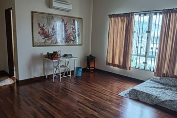 3 Storey Bungalow Fully Furnished For Sale