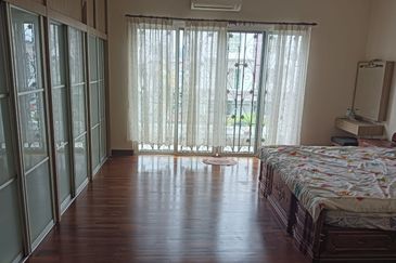 3 Storey Bungalow Fully Furnished For Sale